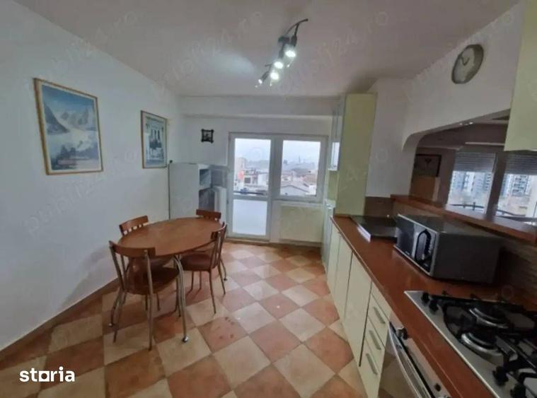 Apartament cu 2 camere decomandat în Decebal