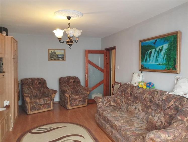 Apartament cu 3 camere decomandat, mobilat în Bistrița Lac