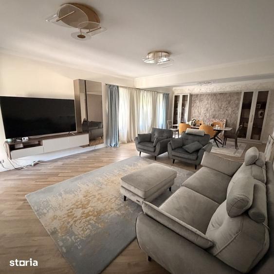 Casă cu 5 camere cu Teren 863 Mp în Vânători