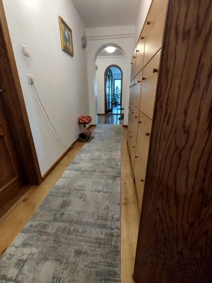 Apartament cu 4 camere decomandat în Aviației