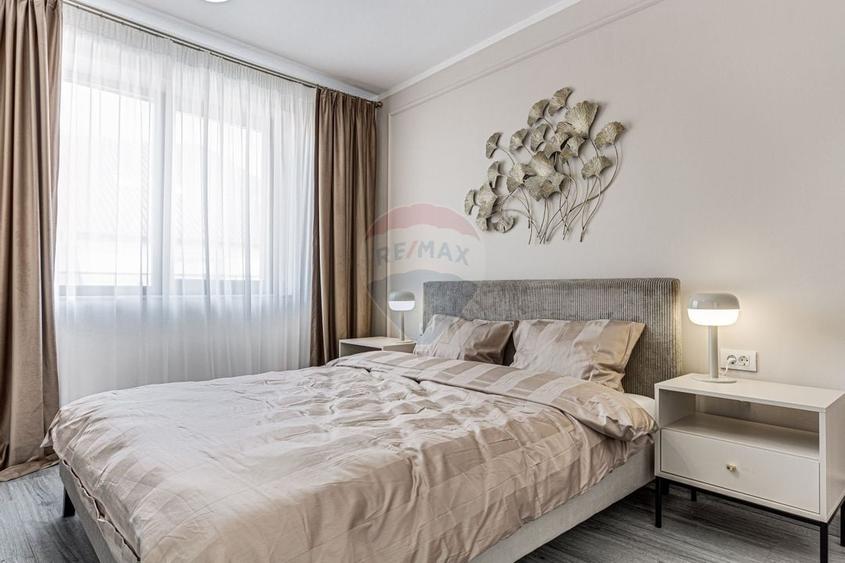 Apartament cu 3 camere decomandat, mobilat în Ultracentral