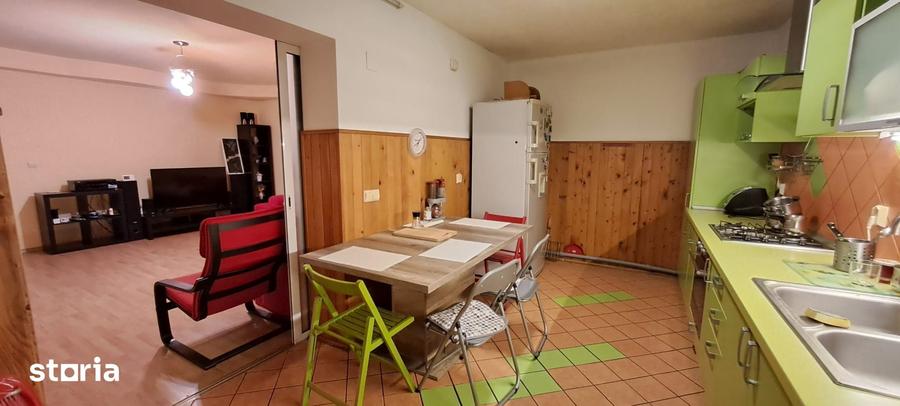 Spațiu comercial, de 180 mp, în Baicului