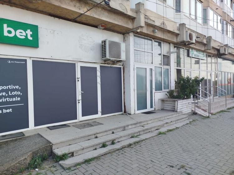 Spațiu comercial, de 72 mp, în Brădești