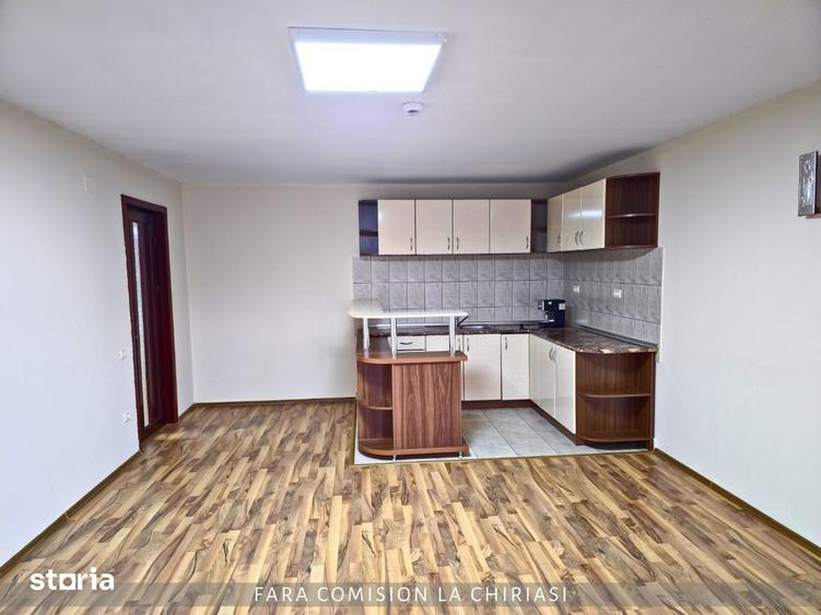 Spațiu comercial, de 759 mp, în Mihăești