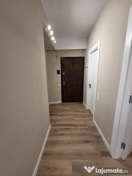 Apartament cu 3 camere decomandat în Băneasa
