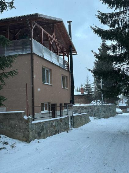Casă cu 4 camere cu Teren 1200 Mp în Muntele Băișorii