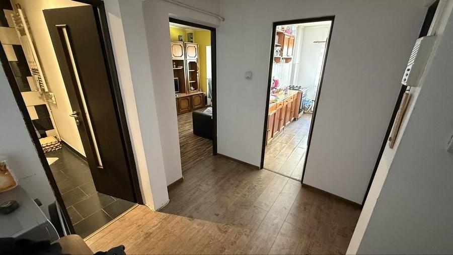 Apartament cu 2 camere decomandat în Exterior Vest