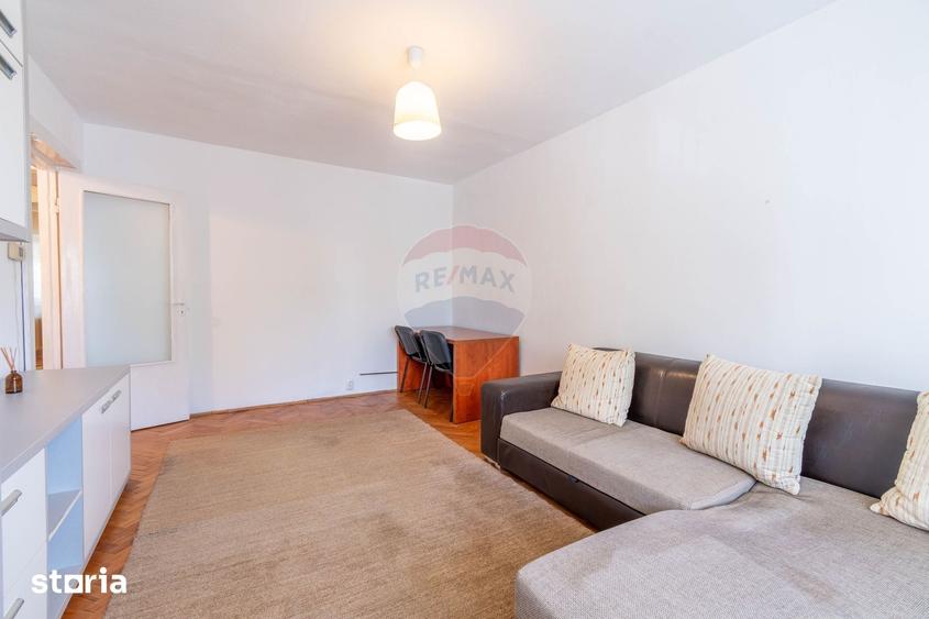 Apartament cu 3 camere decomandat în Zorilor