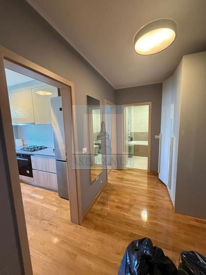 Apartament cu 2 camere decomandat în Tractorul