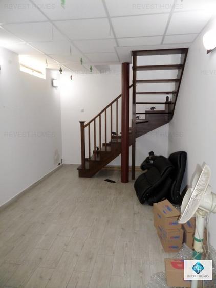 Apartament cu 7 camere semidecomandat în Foișorul de Foc