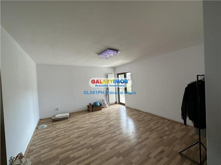 Casă cu 8 camere cu Teren 250 Mp în Malu Roșu