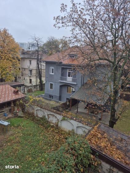 Apartament cu 3 camere decomandat în Floreasca