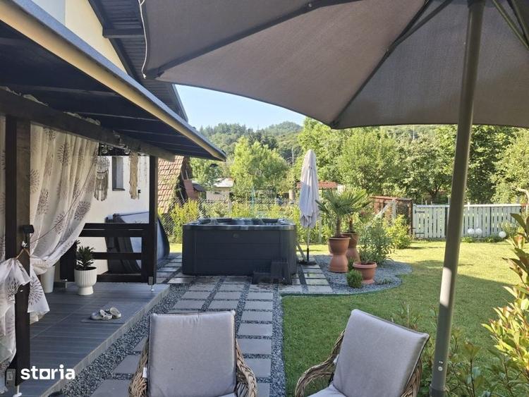 Casă cu 5 camere cu Teren 850 Mp în Central