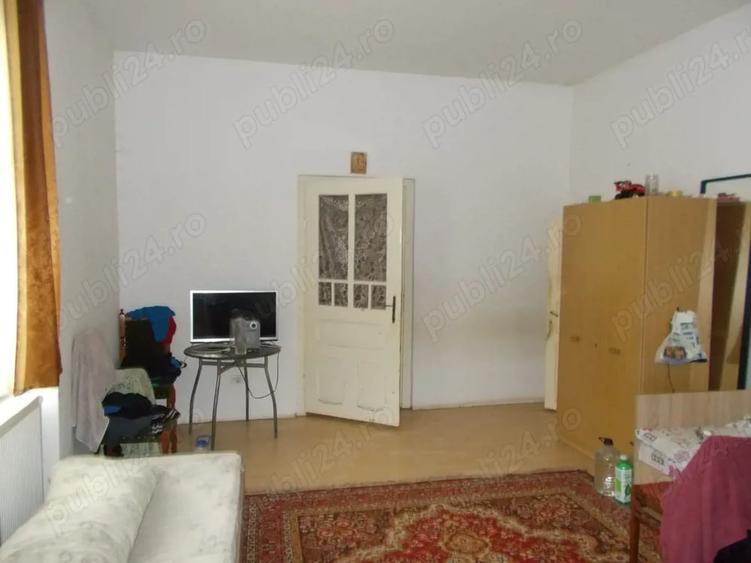 Casă cu 4 camere cu Teren 1800 Mp în Pișchia