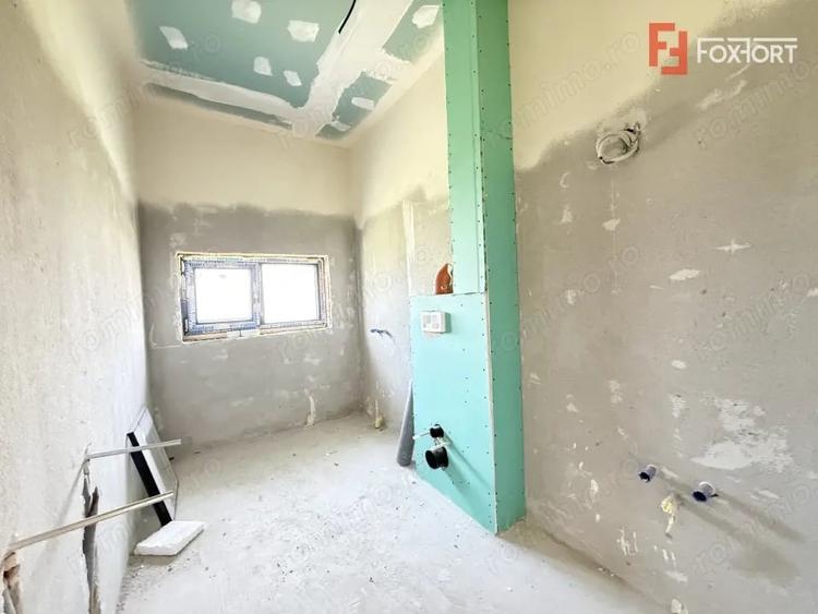 Casă cu 3 camere cu Teren 247 Mp în Săcălaz