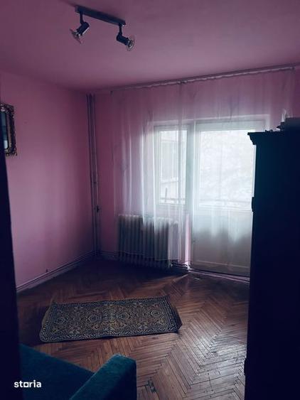 Apartament cu 3 camere în Aurel Vlaicu