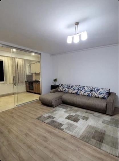 Apartament cu 2 camere decomandat în Roșu