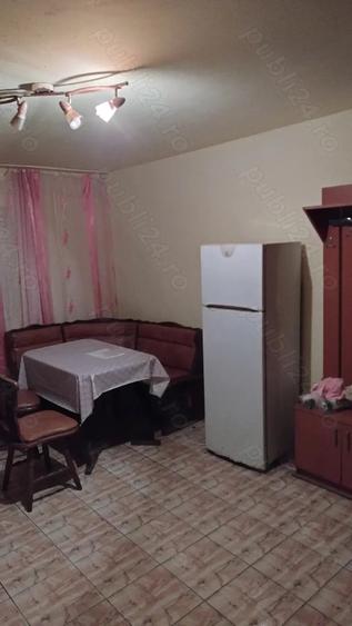 Apartament cu 3 camere semidecomandat în Central
