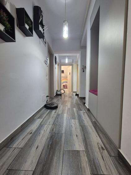 Penthouse cu 4 camere decomandat, mobilat în Theodor Pallady