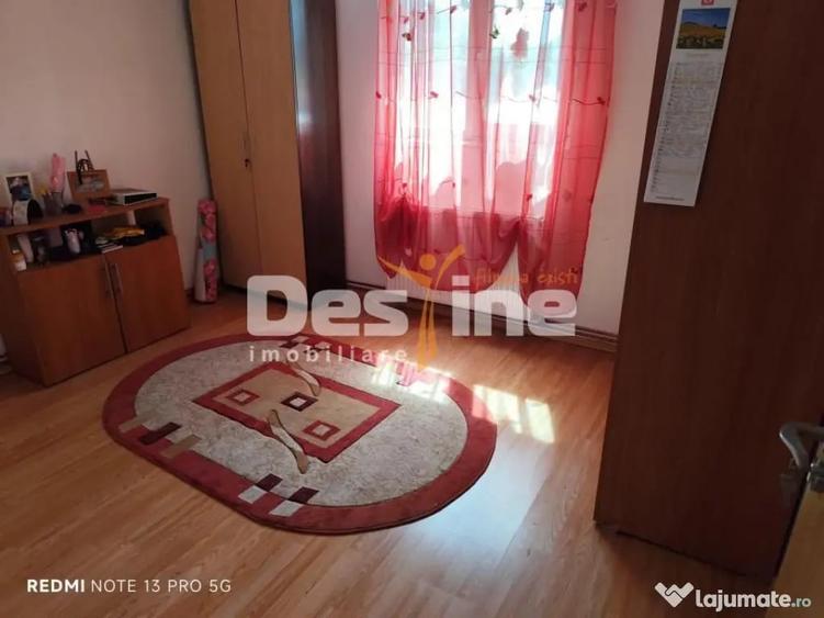 Casă cu 5 camere cu Teren 200 Mp în Sud