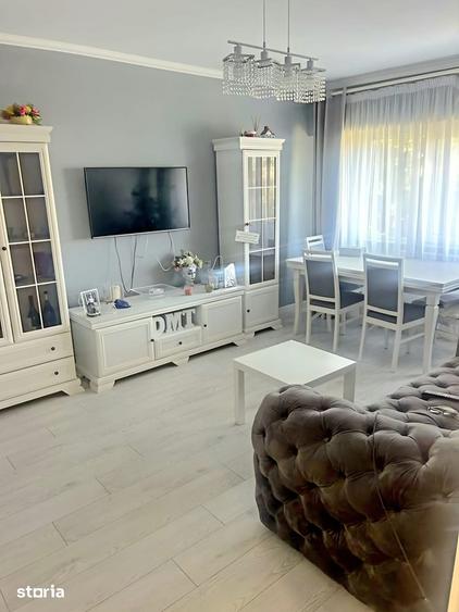 Apartament cu 3 camere decomandat în Tomis I