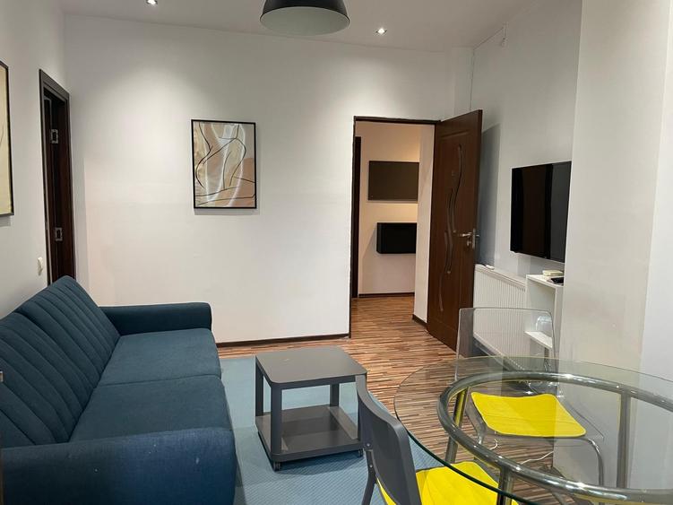 Apartament cu 4 camere decomandat, mobilat în Unirii