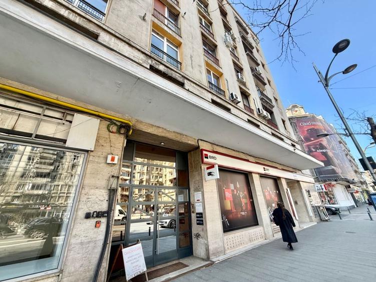 Apartament cu 4 camere în P-ța Romană