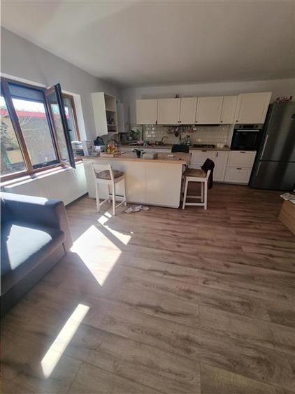 Casă individuală cu 5 camere cu Canalizare în Nanov