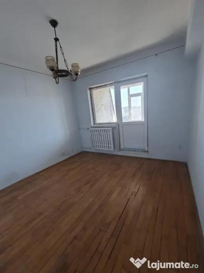 Apartament cu 4 camere decomandat în Lăpuș Argeș