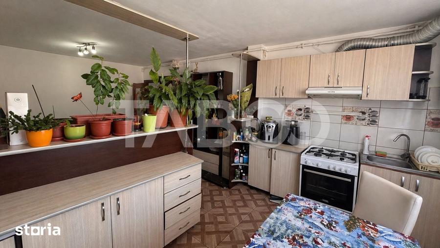Apartament cu 3 camere decomandat în Terezian