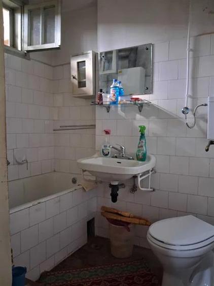Casă individuală cu 2 camere cu Canalizare în Central