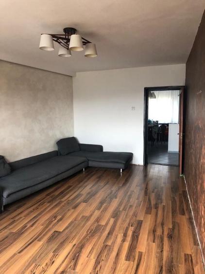 Apartament cu 3 camere decomandat în Pantelimon