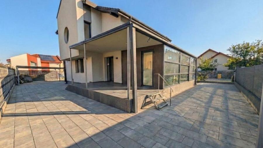 Casă individuală cu 7 camere cu Canalizare în Pipera