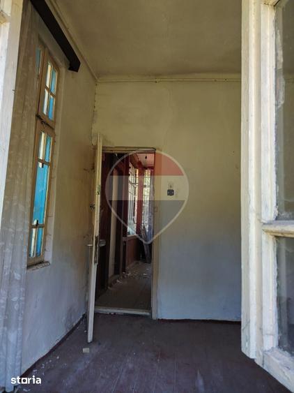 Casă cu 4 camere cu Teren 442 Mp în Central