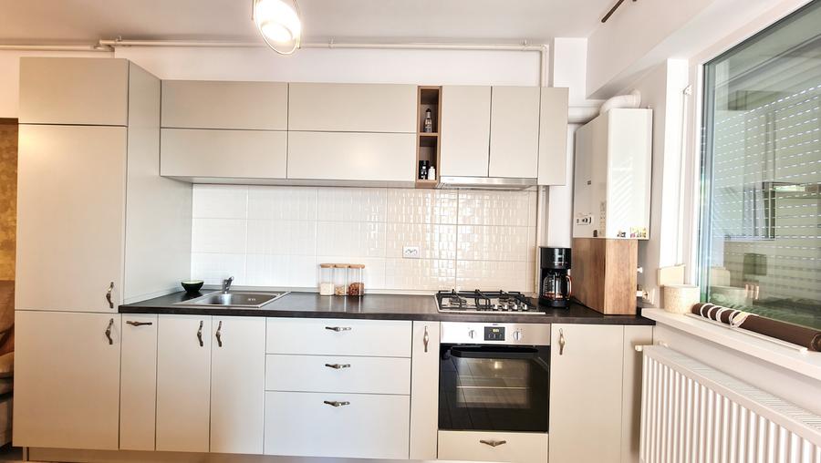 Apartament cu 2 camere decomandat în Păcii