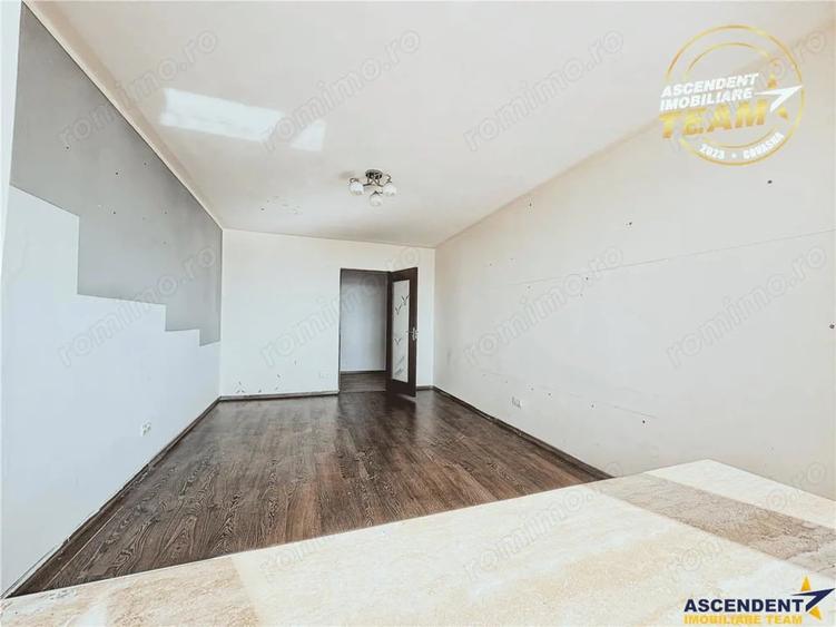 Apartament cu 2 camere decomandat în Simeria