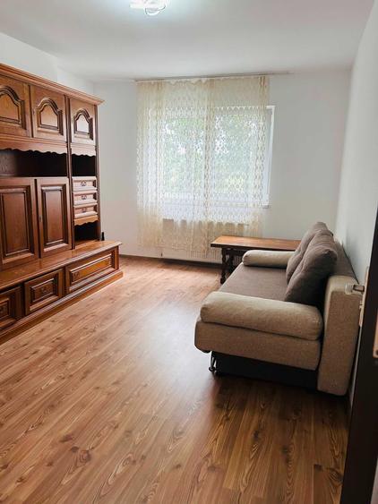 Apartament cu 2 camere decomandat în Florești