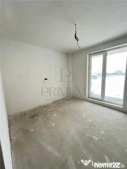 Apartament cu 3 camere semidecomandat în Torontalului
