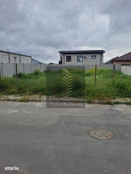 Teren de 239 mp, în Palas