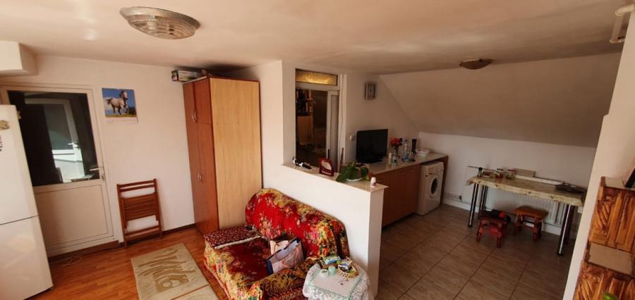 Casă cu 5 camere cu Teren 1080 Mp în Blejoi