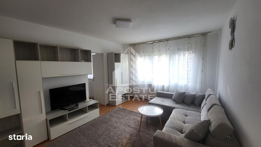 Apartament cu 3 camere semidecomandat în Dacia