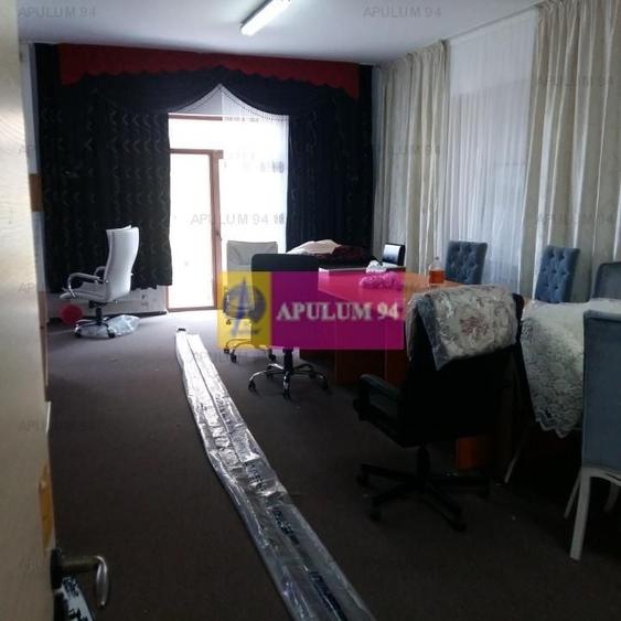 Casă individuală cu 6 camere semidecomandat cu Canalizare în Dobroești