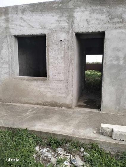 Casă cu 2 camere cu Teren 300 Mp în Gară