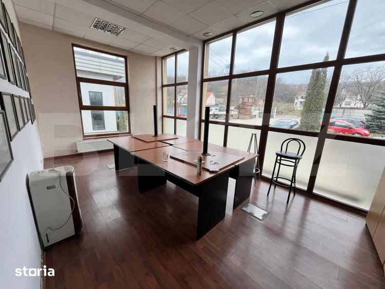 Spațiu comercial, de 18 mp, în Centura