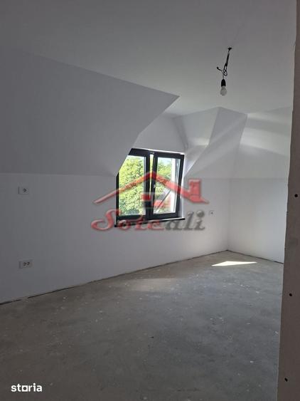 Casă cu 4 camere cu Teren 470 Mp în Cornu