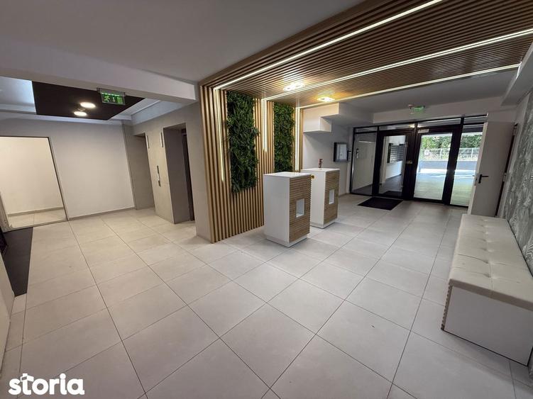 Apartament cu 3 camere, mobilat în Regie