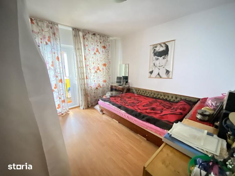 Apartament cu 4 camere decomandat în Rahova