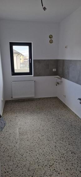 Apartament cu 2 camere semidecomandat în Exterior Vest