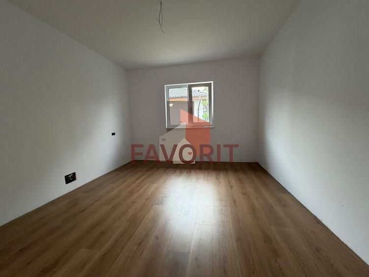 Duplex cu 3 camere cu Canalizare în Sânmihaiu Român