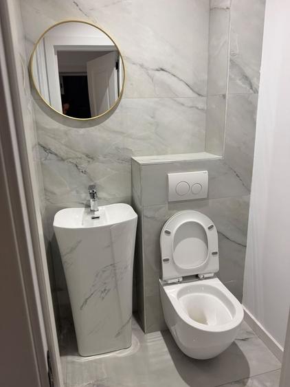 Apartament cu 3 camere decomandat în Malu Mare